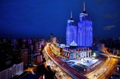 采用情景式、体验式运营